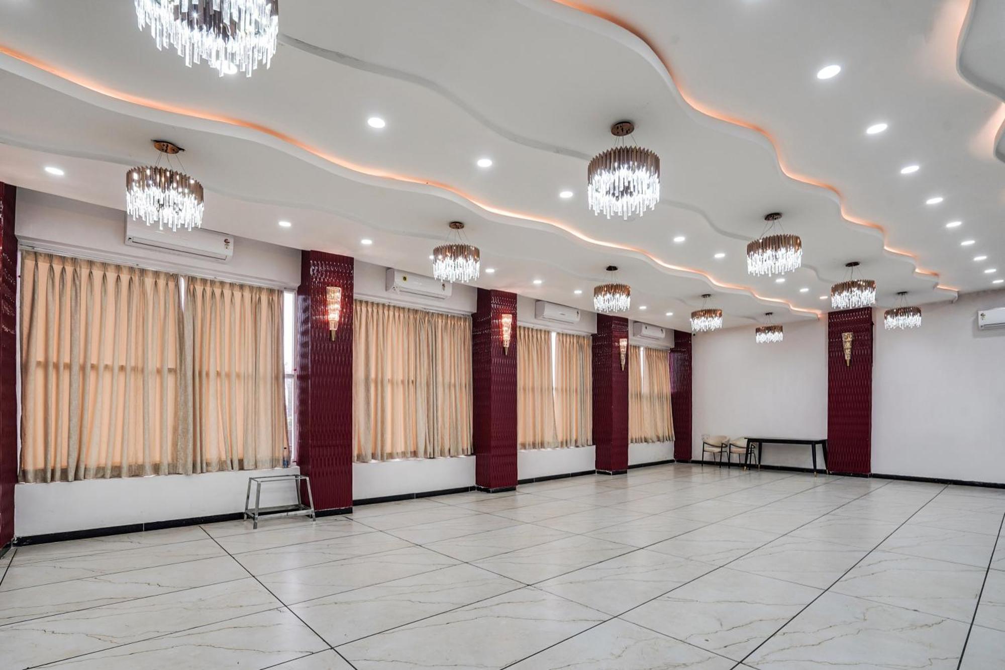 Townhouse Amanaka Formerly Hotel City Pride Rāipur Exterior foto
